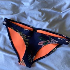 Triangl bottom floral bikini